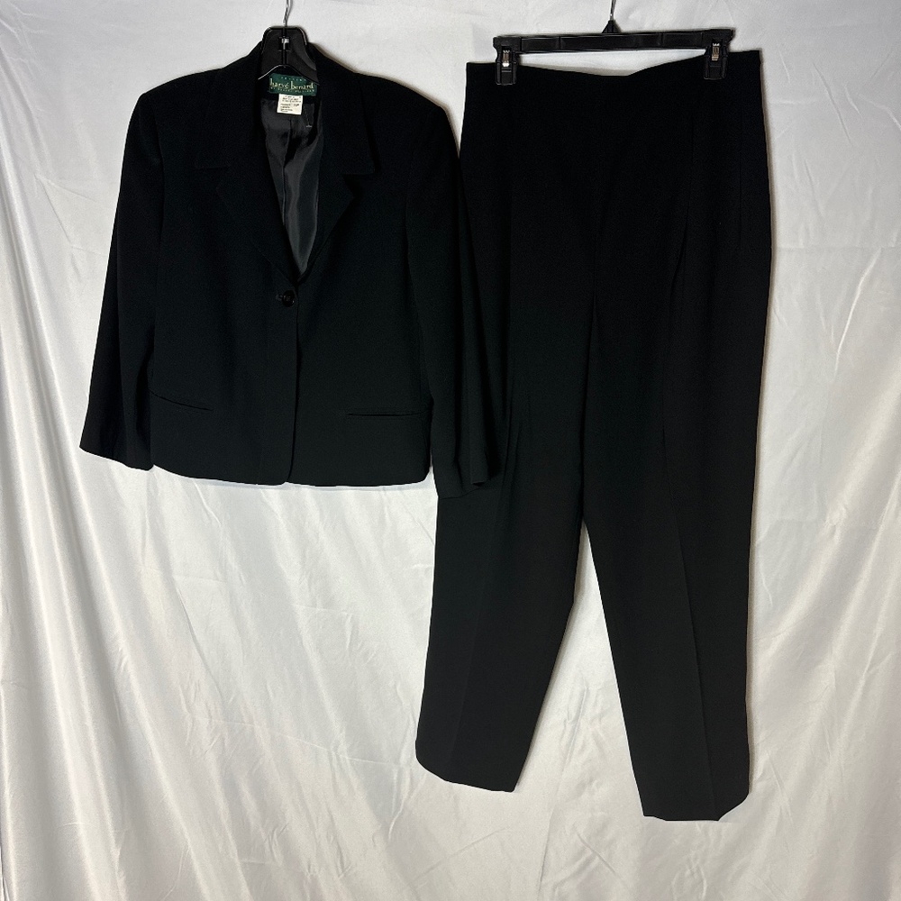 Harve’ Benard pant suit.